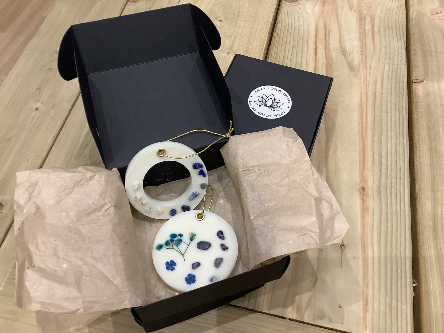 Lana Lotus Craft - Set of 2 Scented Wax Sachets “Paradise”LLC016