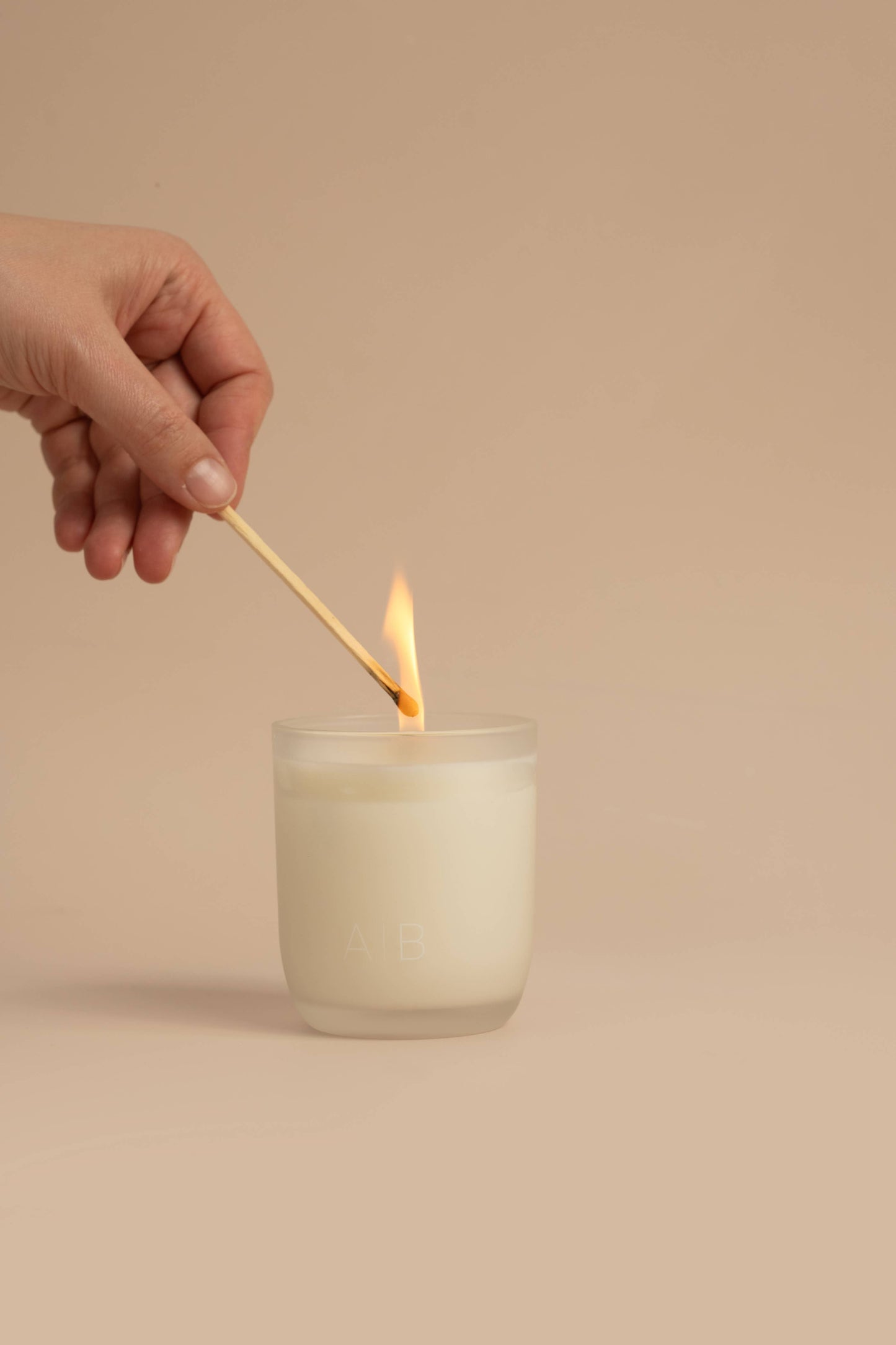 Arthur Betsy - Scented candle - amber, bergamot, vanilla glass jar 200g