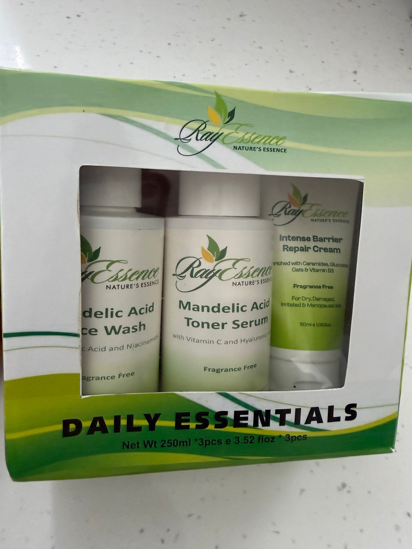 RAYESSENCE Daily Essentials RAY249