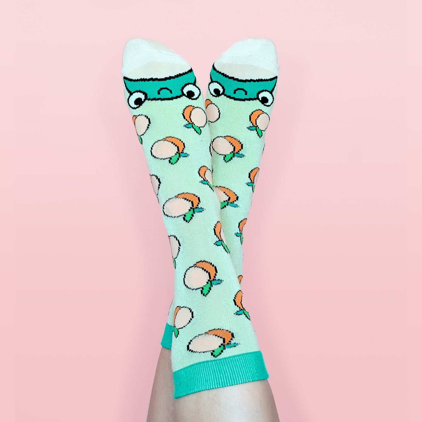 Peachy Froggy Toes socks