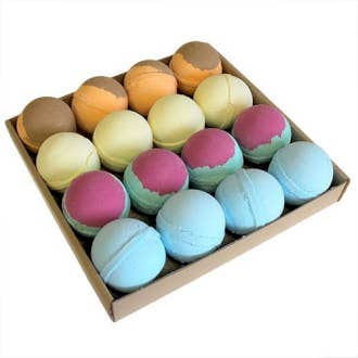 AW Aromatics Limited - White Label Festive Mix 2 Jumbo Bath Bomb 180g
