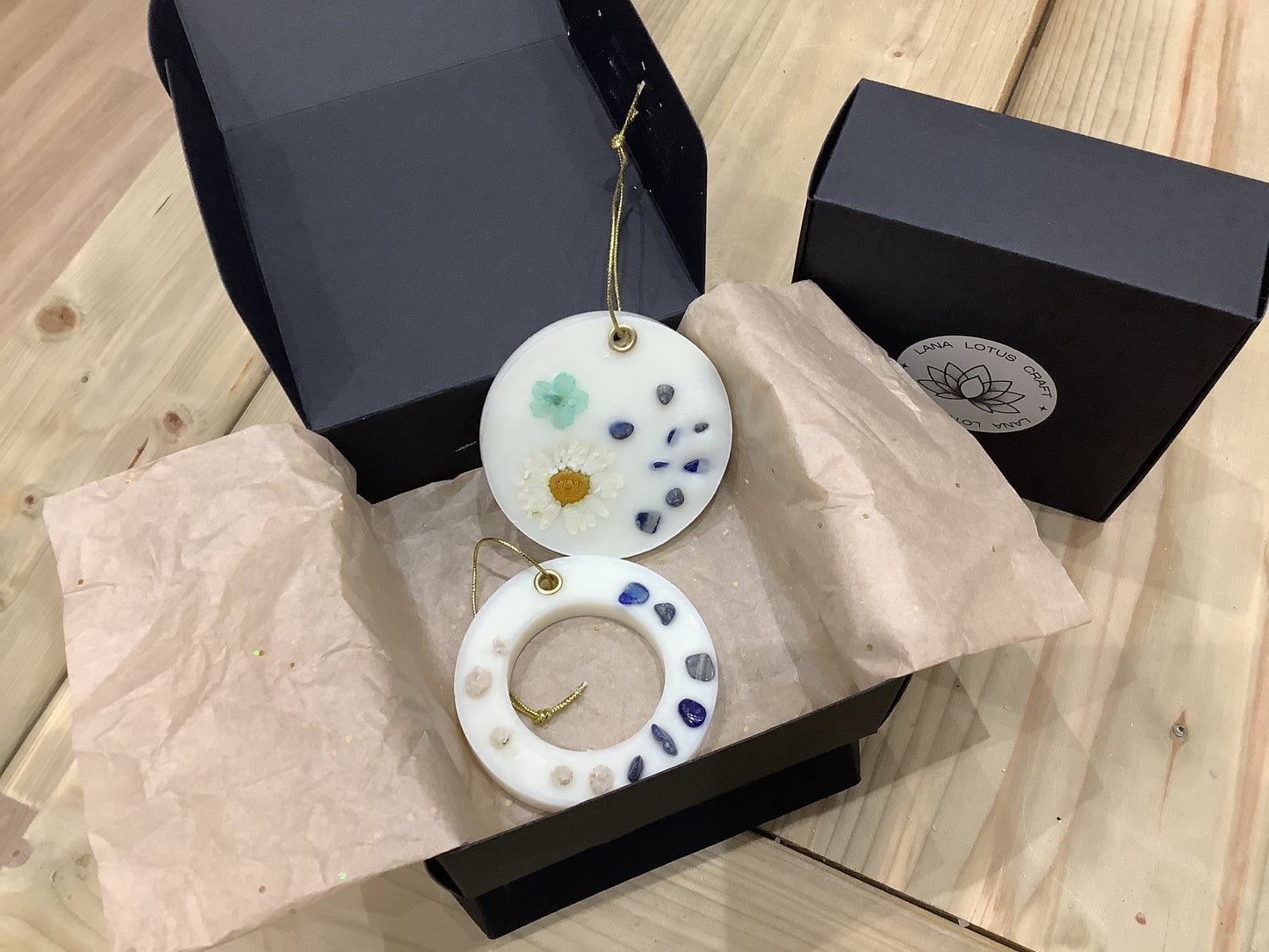 Lana Lotus Craft - Set of 2 Scented Wax Sachets “Paradise”LLC016