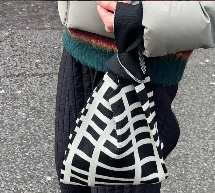 TOKEII KNIT STUDIO - Graphic Grid – Knitted Bag