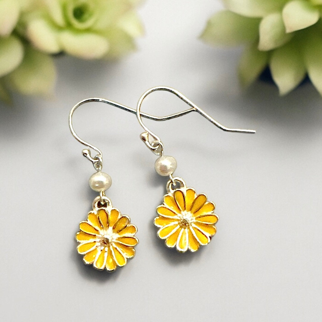 Purity Daisy Silver 925 & Fresh Water Pearl Earrings