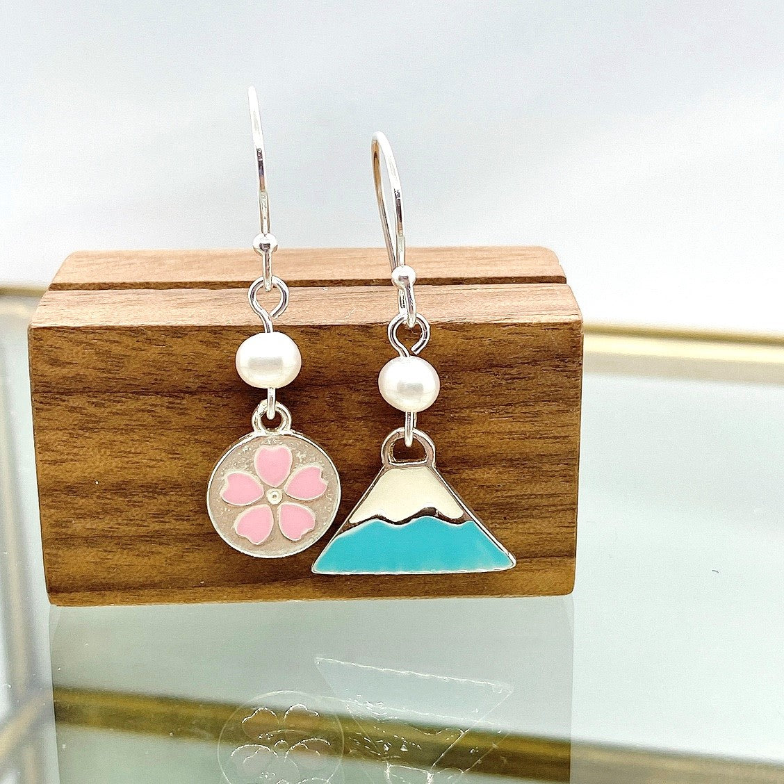 Blue Mt. Fuji with Sakura in Circle Silver 925 & Fresh Water Pearl Earrings