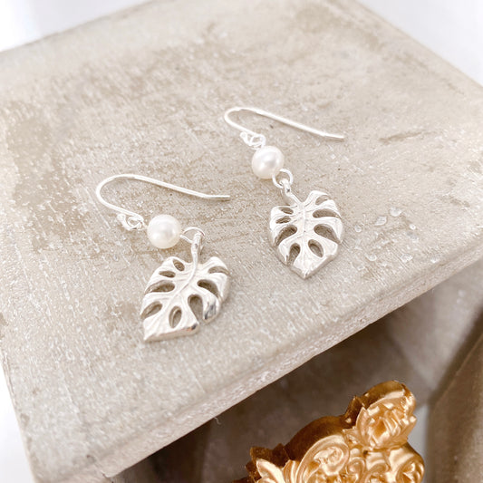 Leave Silver 925 & Fresh Water Pearl Earrings