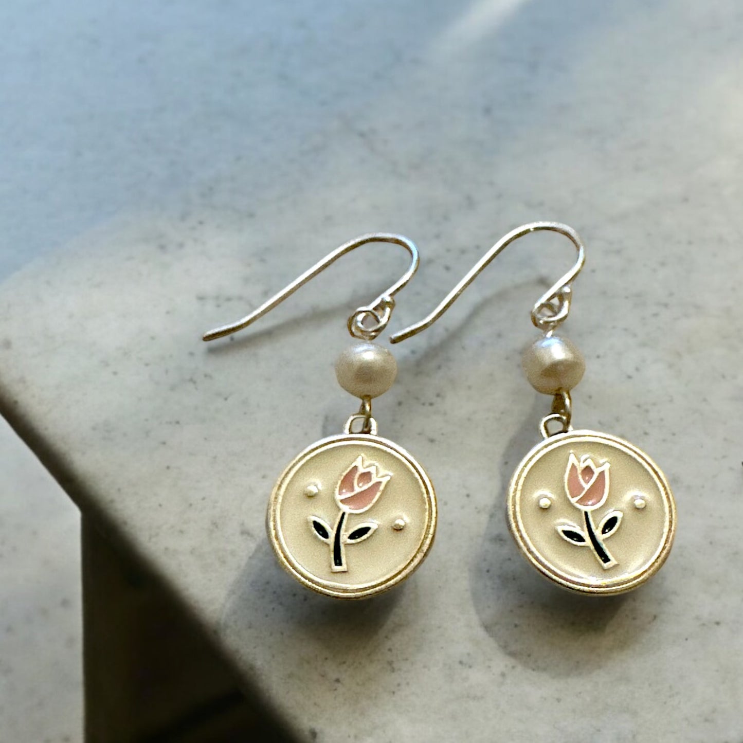 Tulip in white Fresh Water Pearl Silver Earrings