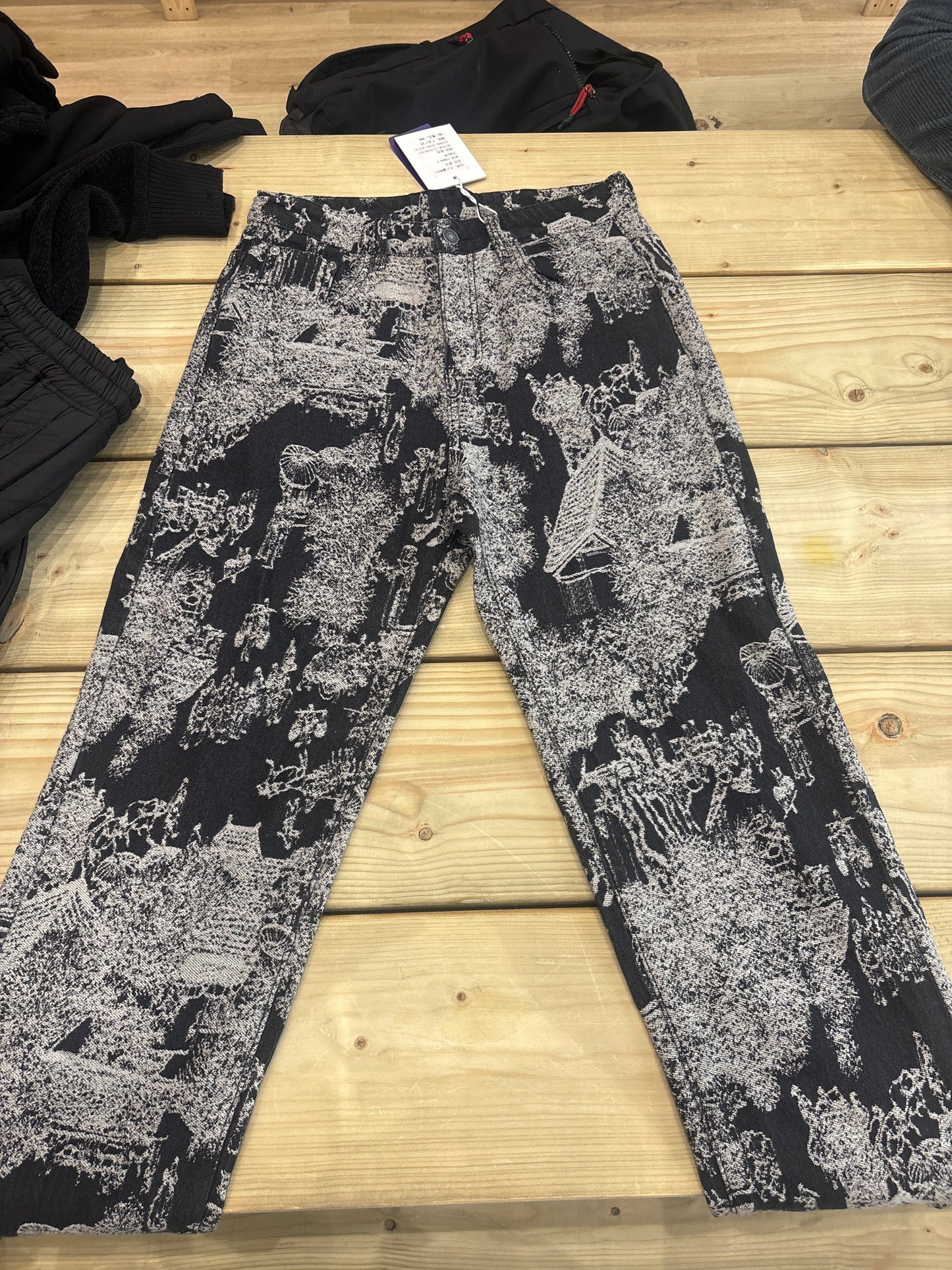 La Vision MuYi Jeans LV06 - bold fashion-forward statement denim