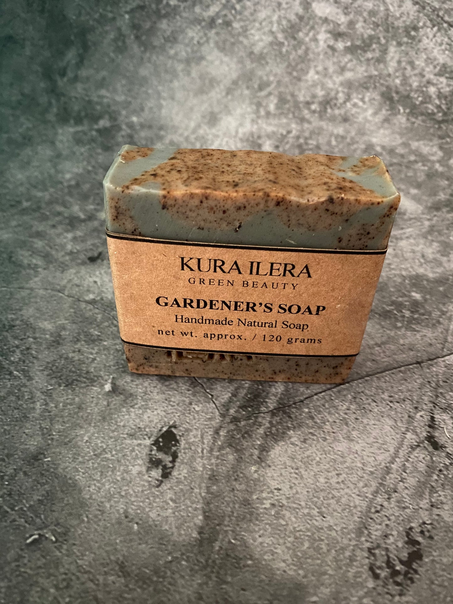 Kura Ilera Gardener's natural soap bar KI027 - fresh tea tree and moringa scent