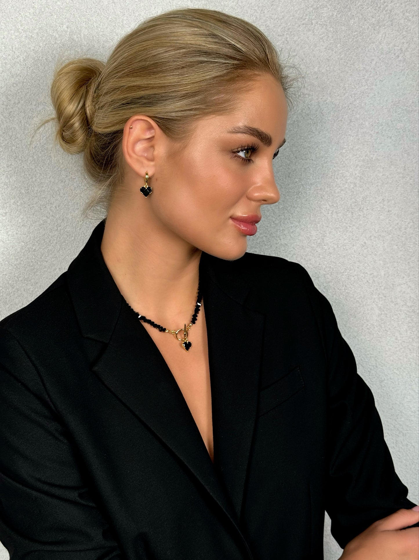 KENSY Black Crystal Pendant Necklace with Lobster Clasp, Crystal Choker, Heart Pendant Bracelet, Heart Drop Earrings Gold