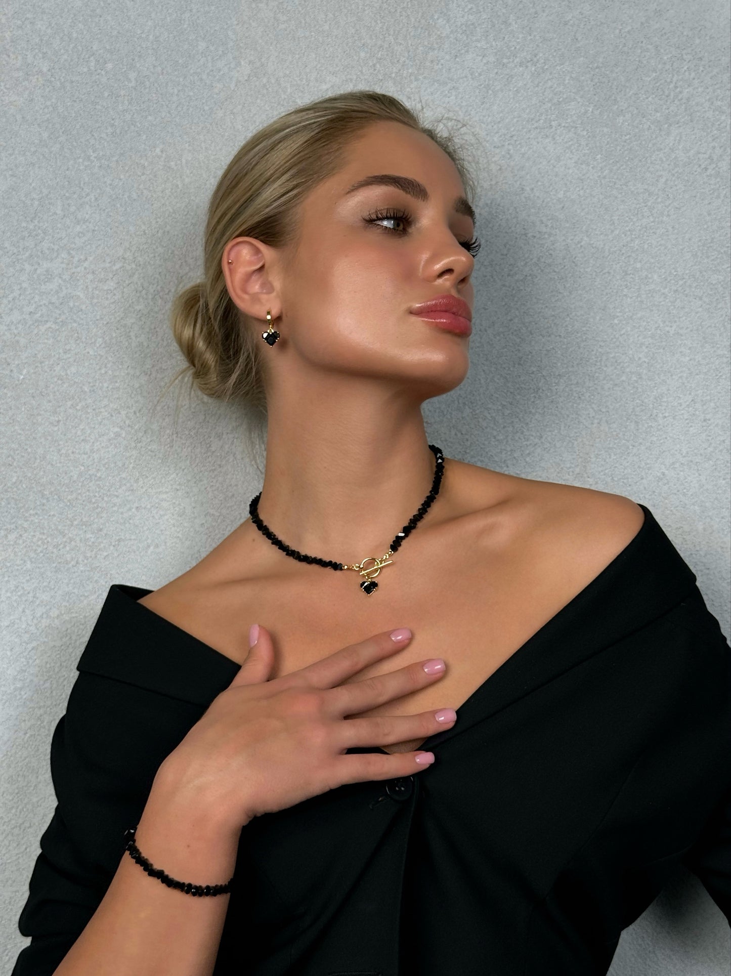 KENSY Black Crystal Pendant Necklace with Lobster Clasp, Crystal Choker, Heart Pendant Bracelet, Heart Drop Earrings Gold