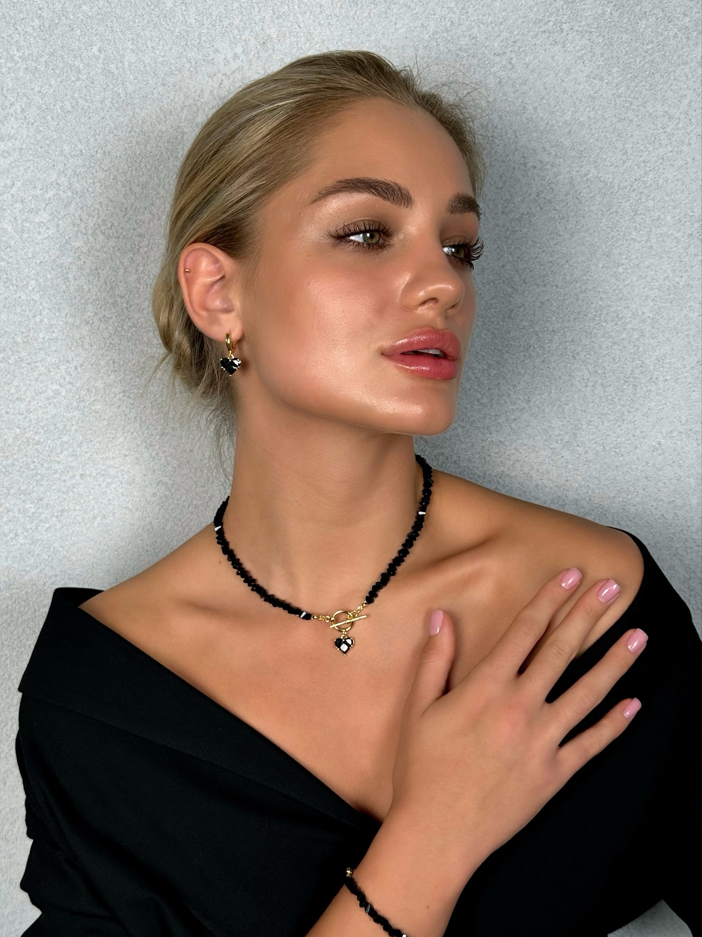 KENSY Black Crystal Pendant Necklace with Lobster Clasp, Crystal Choker, Heart Pendant Bracelet, Heart Drop Earrings Gold