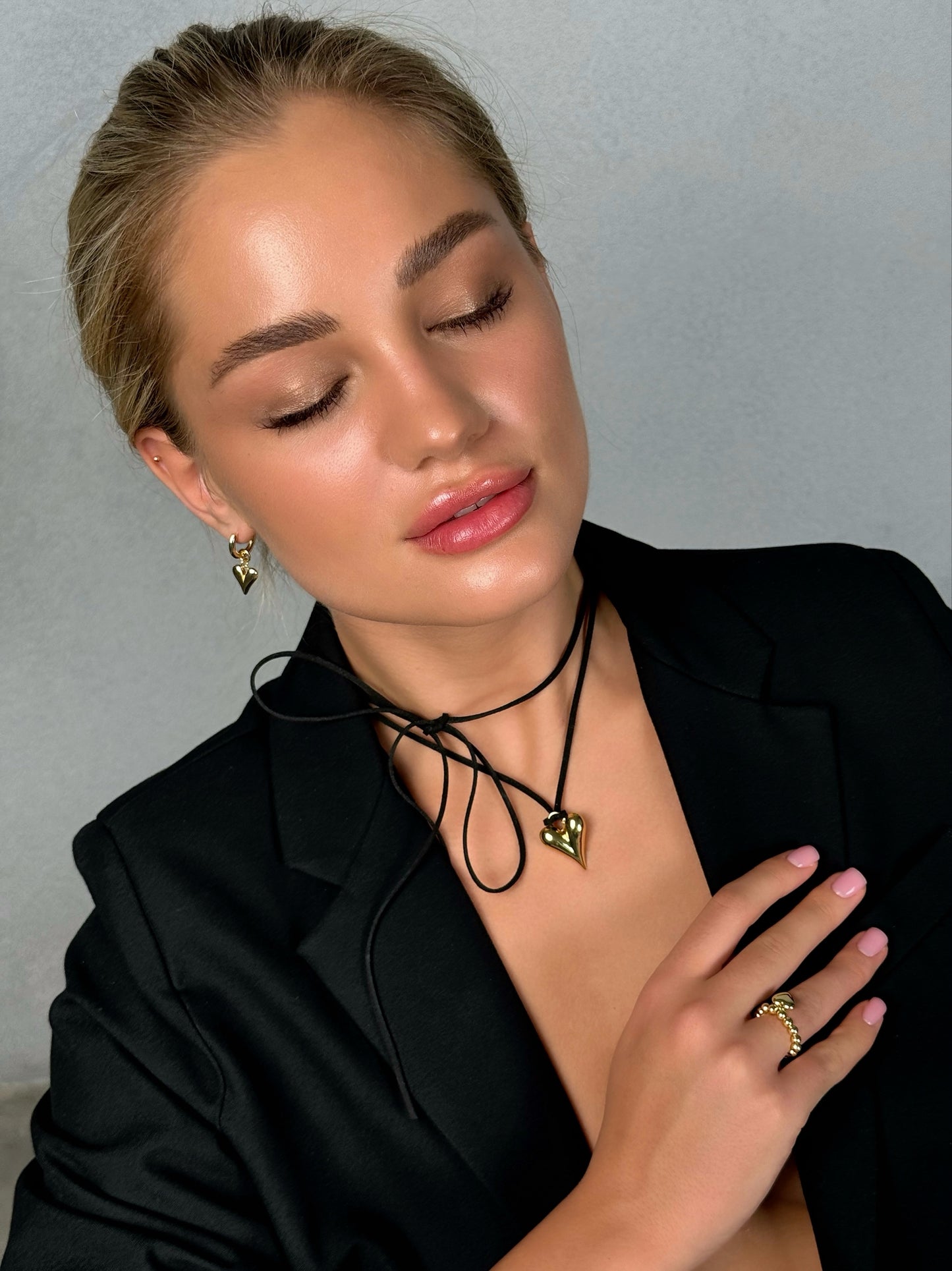 KENSY Love suede lace choker Gold