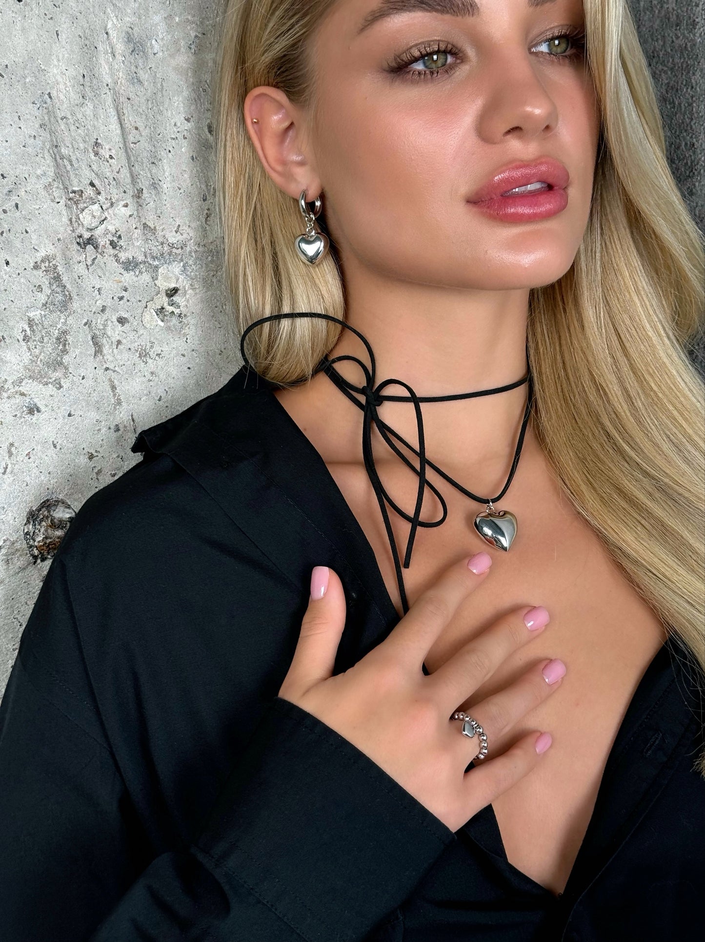 KENSY Silver Heart choker on suede cord