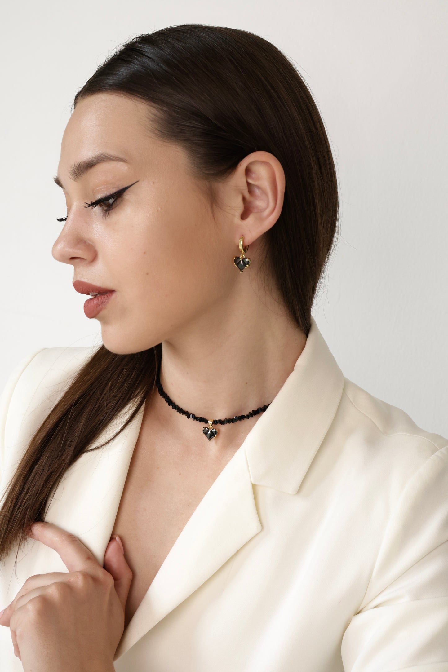KENSY Black Heart Pendant Necklace with Lobster Clasp, Crystal Choker, Heart Pendant Bracelet, Heart Drop Earrings Gold
