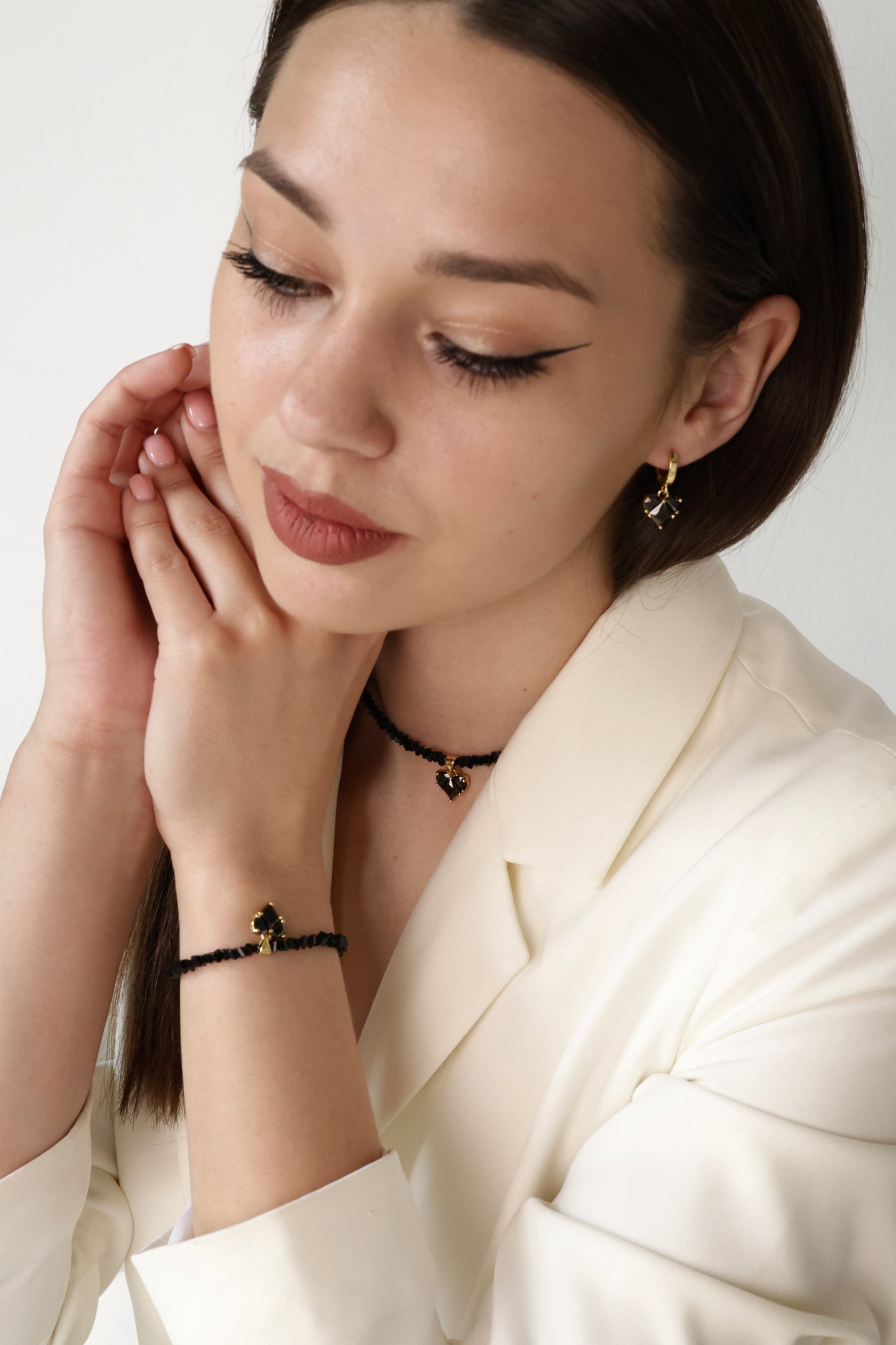 KENSY Black Heart Pendant Necklace with Lobster Clasp, Crystal Choker, Heart Pendant Bracelet, Heart Drop Earrings Gold